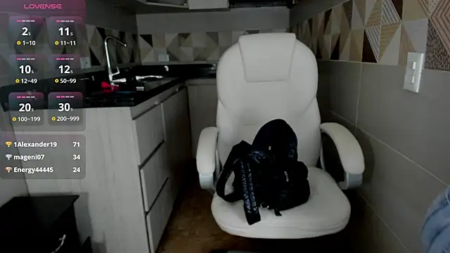 cristaaalclocks1 online show from February 23, 2025, 7:49 pm