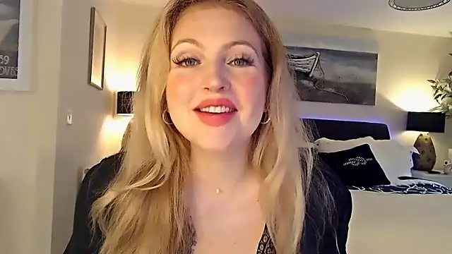 Snapshot of AlbanyWhite chatting on March 10, 2025, 12:26 pm AlbanyWhite online show from March 10, 2025, 12:26 pm
