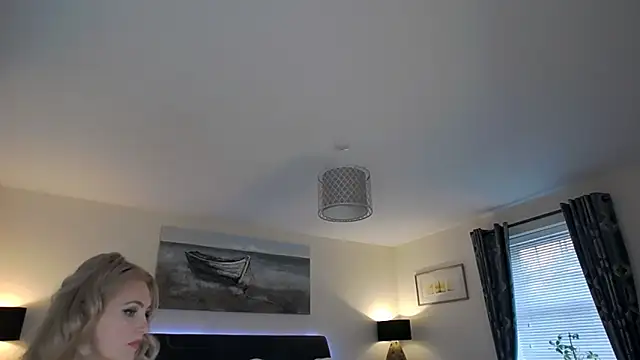 AlbanyWhite online show from November 15, 2025, 1:29 pm