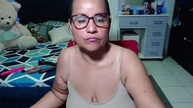 pervert mommy  online show from December 20, 2025, 11:06 am