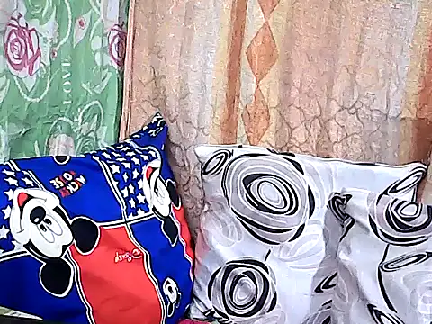 hotwetgran online show from November 18, 2025, 12:20 pm