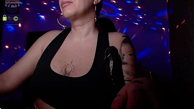 SonyaDevon online show from April 2, 2026, 5:05 am