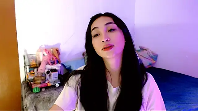 SweetLilly 18 online show from October 15, 2025, 2:11 am