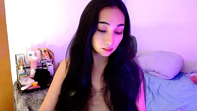 SweetLilly 18 online show from October 25, 2025, 2:19 am