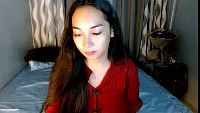Snapshot of SweetLilly_18 chatting on May 17, 2026, 3:04 am SweetLilly 18 online show from May 17, 2026, 3:04 am