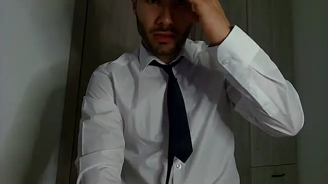 Snapshot of Justynn1 chatting on October 30, 2025, 10:21 pm Justynn1 online show from October 30, 2025, 10:21 pm