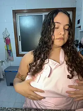 Snapshot of Sweet_sully__ chatting on December 15, 2024, 5:53 pm Sweet sully   online show from December 15, 2024, 5:53 pm