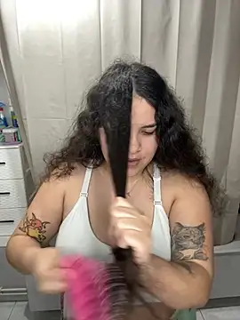 Snapshot of Sweet_sully__ chatting on February 21, 2025, 9:45 am Sweet sully   online show from February 21, 2025, 9:45 am