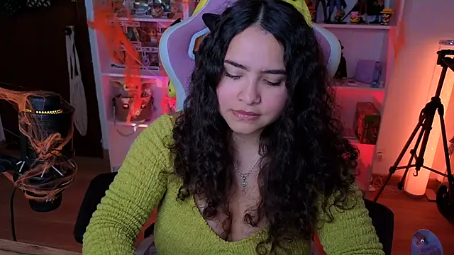 Snapshot of Sweet_sully__ chatting on October 12, 2025, 9:19 am Sweet sully   online show from October 12, 2025, 9:19 am