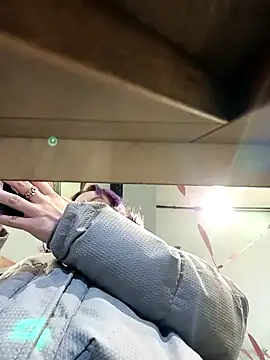 Frost foxy online show from December 7, 2024, 5:15 am