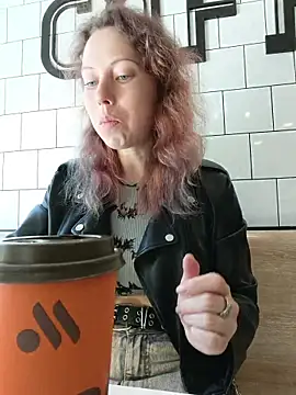 Frost foxy online show from May 31, 2026, 2:42 am