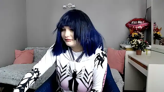 Estheri online show from February 3, 2026, 7:57 am