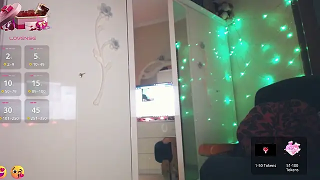 icelady77 online show from January 19, 2025, 6:32 pm