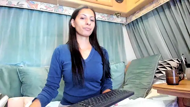 Dirty-Bya online show from September 17, 2025, 9:05 pm