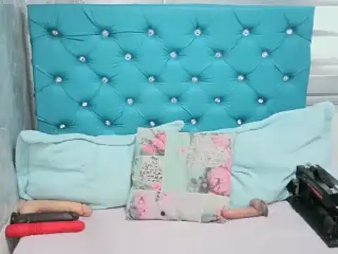 MAARYMOON online show from February 10, 2025, 5:41 pm