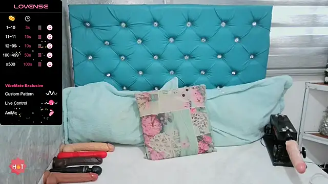 MAARYMOON online show from March 21, 2025, 4:51 pm