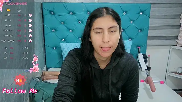 MAARYMOON online show from April 16, 2026, 10:38 am