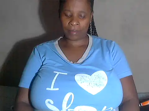 Choco-Coco10 online show from November 5, 2025, 6:24 am