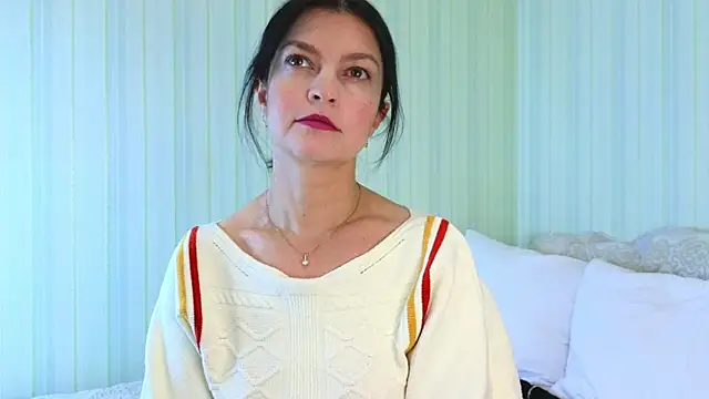 Snapshot of _Lily_ chatting on January 22, 2025, 9:02 am  Lily  online show from January 22, 2025, 9:02 am