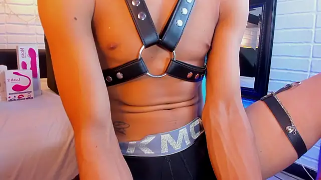 Snapshot of AlanNaughty chatting on December 7, 2024, 11:45 pm AlanNaughty online show from December 7, 2024, 11:45 pm