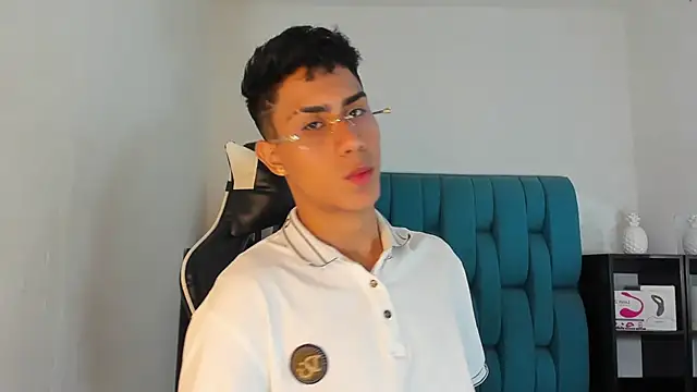 Snapshot of AlanNaughty chatting on March 2, 2025, 3:02 am AlanNaughty online show from March 2, 2025, 3:02 am