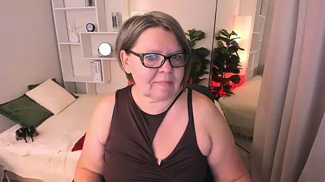 Snapshot of Shannonshine chatting on June 12, 2026, 8:13 am Shannonshine online show from June 12, 2026, 8:13 am