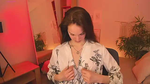 MirandaGlow online show from March 10, 2026, 5:45 am