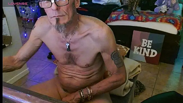 Snapshot of mycock2474u chatting on March 15, 2025, 8:37 am mycock2474u online show from March 15, 2025, 8:37 am