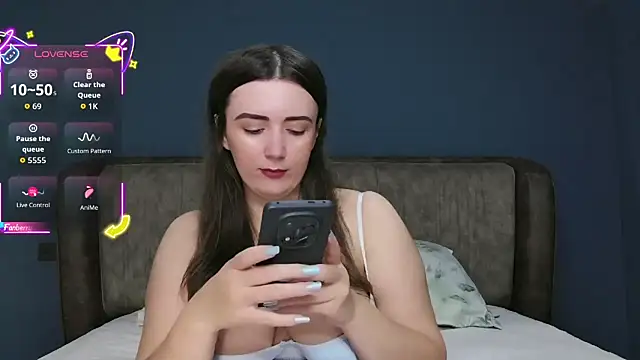 IamMolly online show from September 11, 2025, 7:47 pm