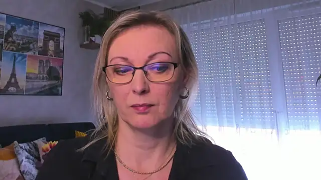 vanessa chat online show from February 16, 2025, 2:21 pm