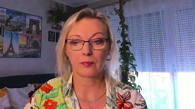 vanessa chat online show from September 24, 2025, 1:25 pm