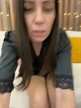 Snapshot of HotyWinter chatting on January 14, 2025, 4:40 pm HotyWinter online show from January 14, 2025, 4:40 pm