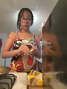 Alliejay online show from May 5, 2026, 10:07 pm