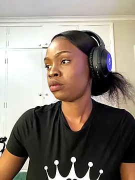 LuciousLips96 online show from October 26, 2025, 7:25 am