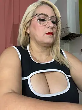 x elena x online show from February 4, 2026, 9:59 am