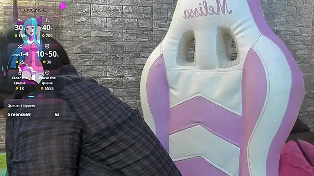 paola ih online show from April 7, 2026, 9:04 pm