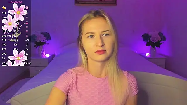 AnnaCarrera online show from September 30, 2025, 6:24 pm