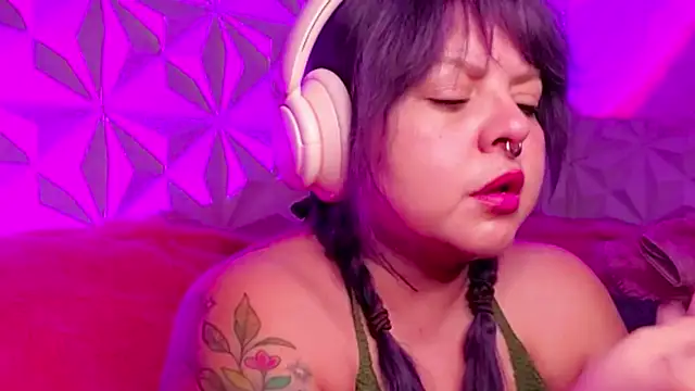 Satyn doll online show from October 21, 2025, 4:35 am