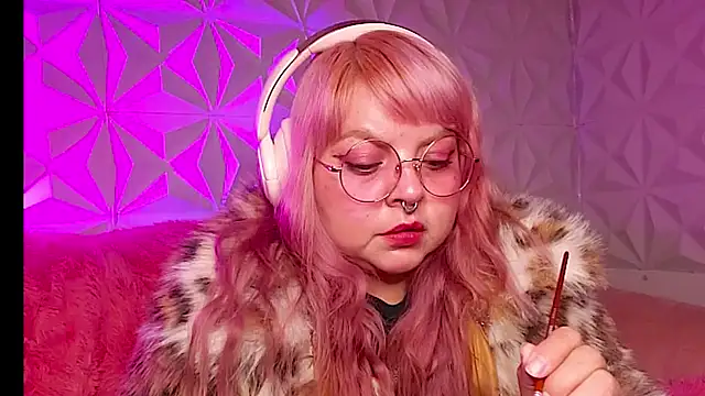 Satyn doll online show from January 11, 2026, 1:32 am