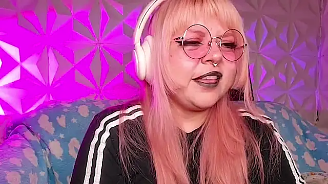 Snapshot of Satyn_doll chatting on April 28, 2026, 2:27 am Satyn doll online show from April 28, 2026, 2:27 am