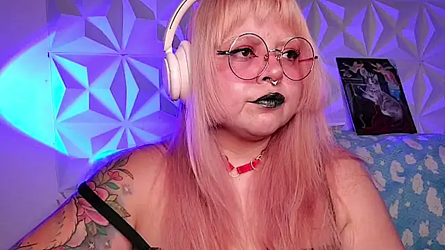 Snapshot of Satyn_doll chatting on April 30, 2026, 11:31 pm Satyn doll online show from April 30, 2026, 11:31 pm