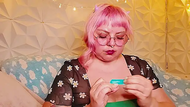 Snapshot of Satyn_doll chatting on May 28, 2026, 1:36 am Satyn doll online show from May 28, 2026, 1:36 am