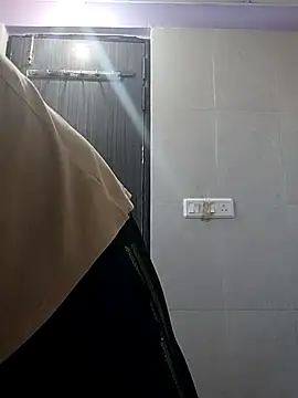 indianguy21 online show from December 5, 2025, 10:02 am