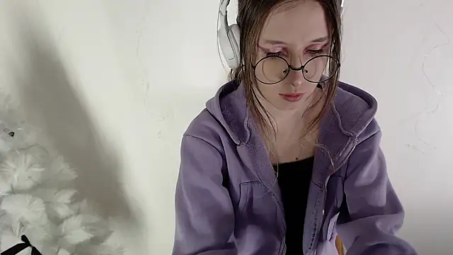  Hanna Moon  online show from February 10, 2026, 9:46 am