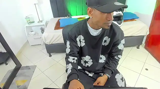 Snapshot of anhtony_wayans chatting on February 13, 2025, 12:02 am anhtony wayans online show from February 13, 2025, 12:02 am