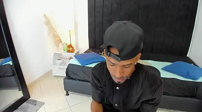 Snapshot of anhtony_wayans chatting on February 18, 2025, 12:15 am anhtony wayans online show from February 18, 2025, 12:15 am