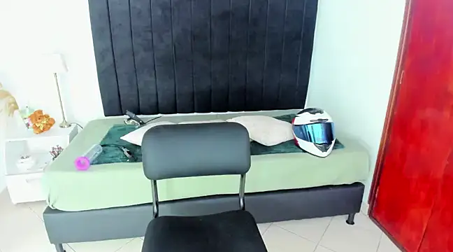 Snapshot of anhtony_wayans chatting on March 1, 2025, 12:07 am anhtony wayans online show from March 1, 2025, 12:07 am