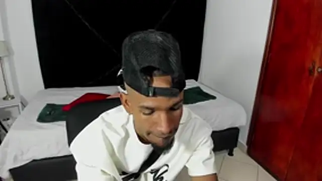 Snapshot of anhtony_wayans chatting on October 18, 2025, 12:13 am anhtony wayans online show from October 18, 2025, 12:13 am