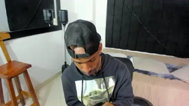 Snapshot of anhtony_wayans chatting on October 24, 2025, 12:19 am anhtony wayans online show from October 24, 2025, 12:19 am