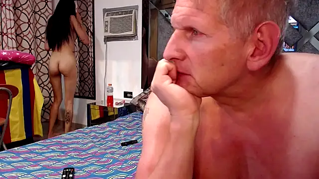 Snapshot of carlosbangsstar chatting on November 3, 2025, 1:40 am carlosbangsstar online show from November 3, 2025, 1:40 am